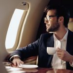 【春田氏も注目】世界で最も豪華な航空会社ファーストクラスのキャビンの内部